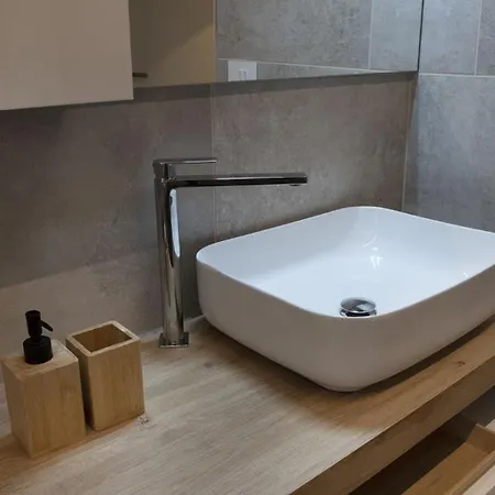 Elyanas Apartman Vezza dʼOglio